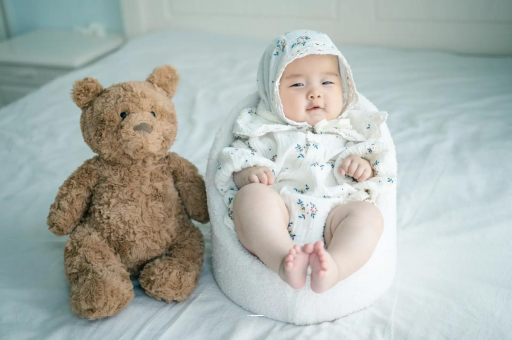 灵宝宝宝吃不饱母乳的症状